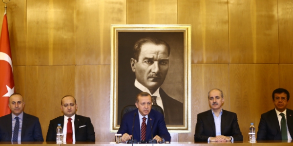 S.E.M. Mevlüt Çavuşoğlu, Ministre des Affaires étrangères de la République de Turquie, est en visite au Royaume d'Arabie Saoudite en accompagnant S.E.M. Recep Tayyip Erdoğan, Président de la République de Turquie.